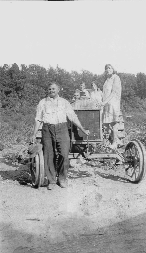 MartinI, Mary & children 1929