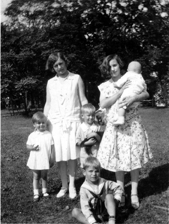 Stacia and the kids c 1933
